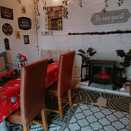 The White Dove Bed And Breakfast With Glamping Newark Showground Buitenkant foto