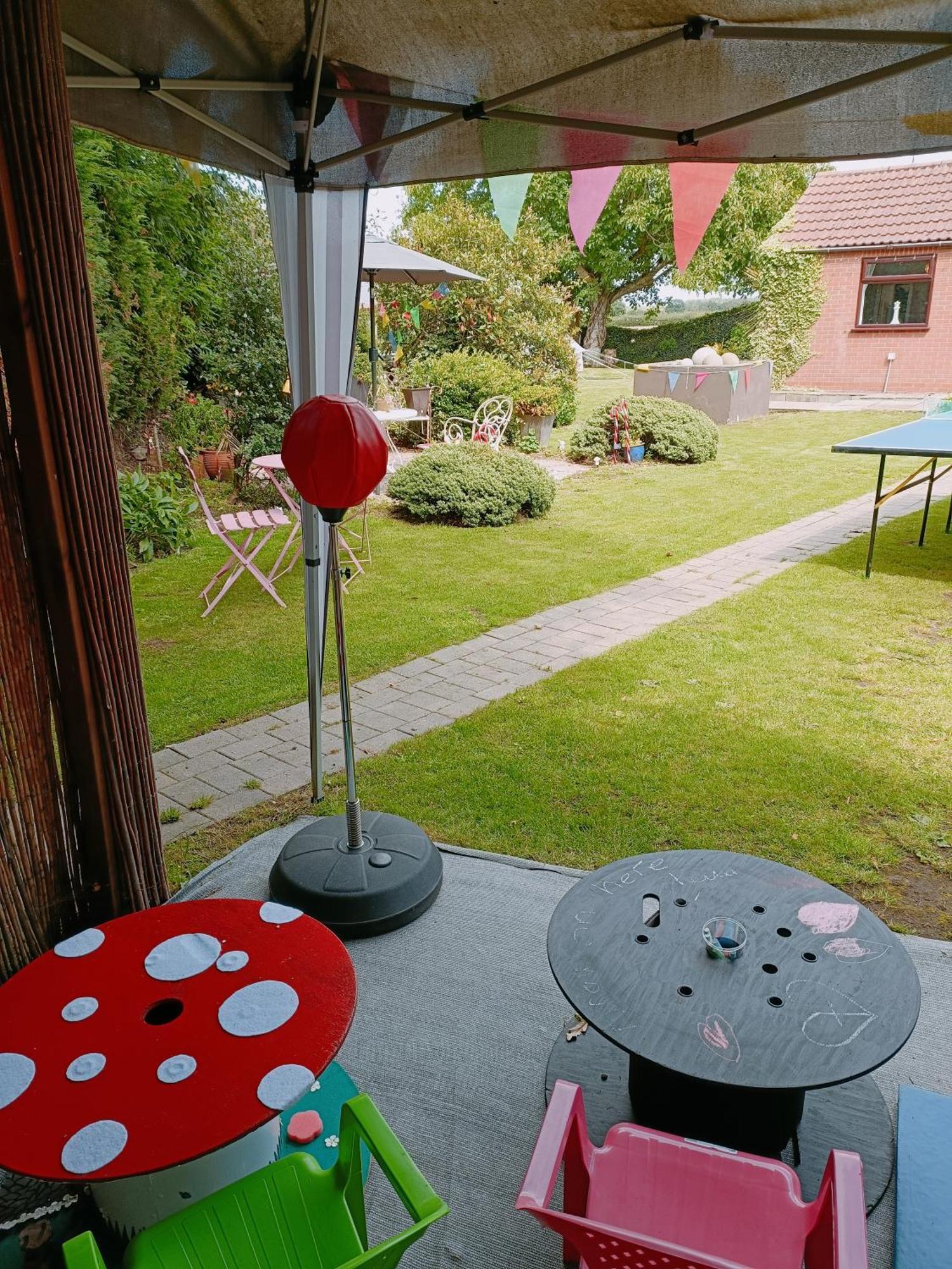The White Dove Bed And Breakfast With Glamping Newark Showground Buitenkant foto