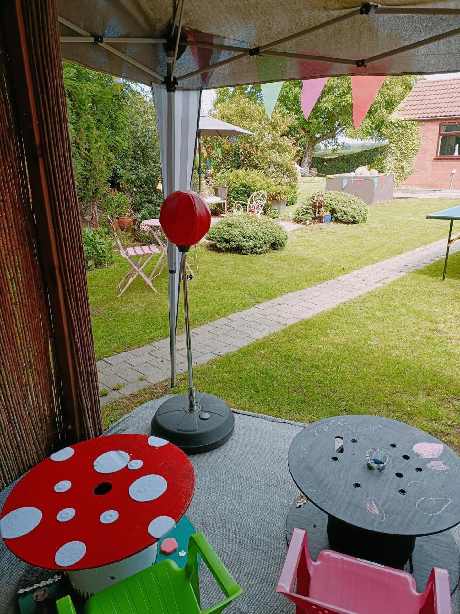 The White Dove Bed And Breakfast With Glamping Newark Showground Buitenkant foto